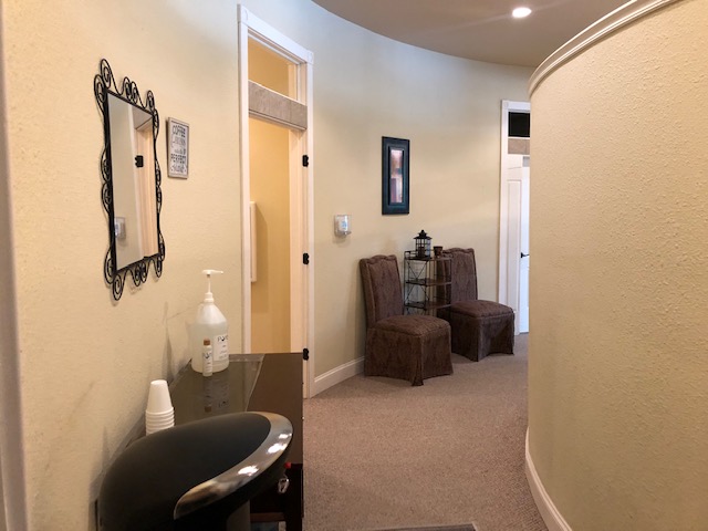 Unique Suites Salon & Wellness Center in Oconomowoc, WI